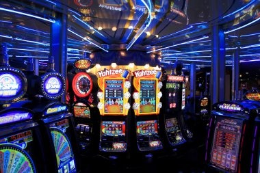 Ocean King slot game interface on dominobet login showing five reels and underwater symbols